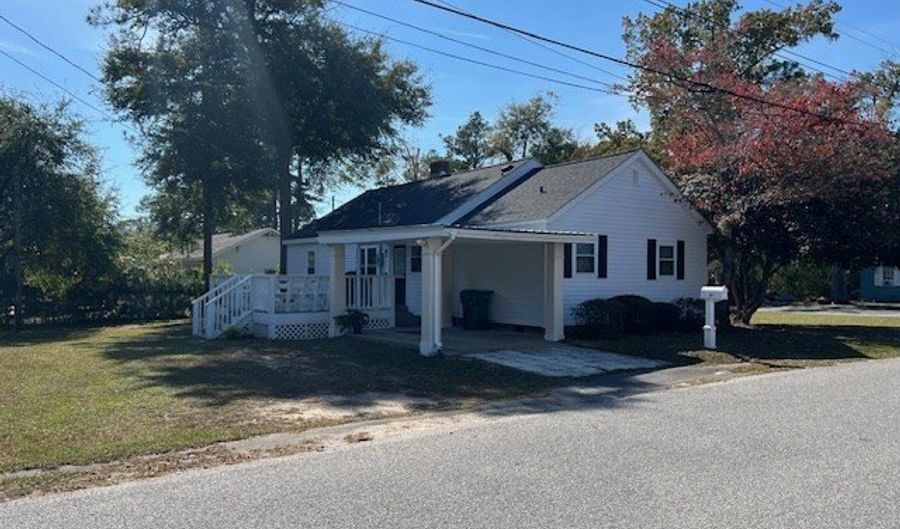 401 Collier St, Bainbridge, GA 39819 - 3 Beds, 2 Bath