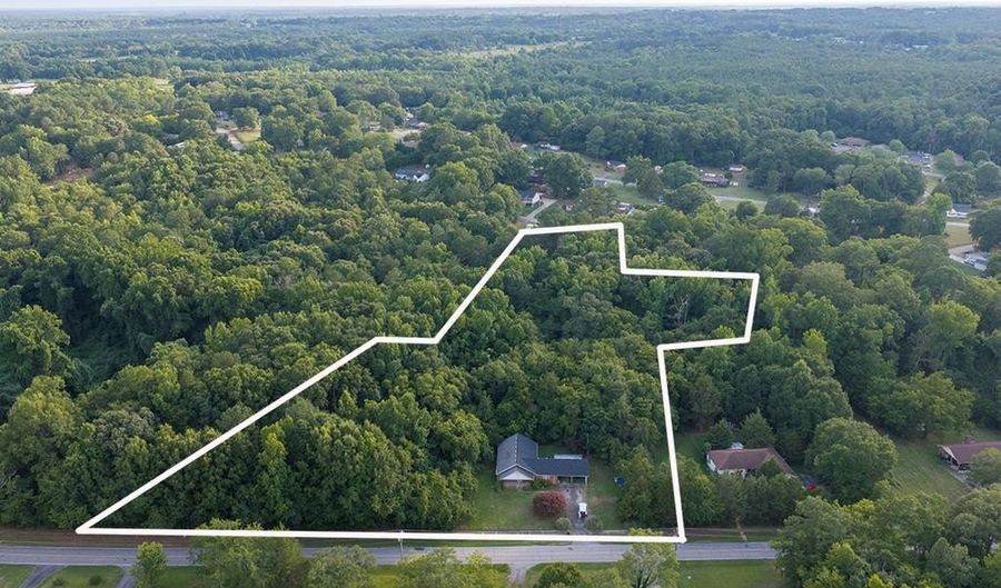 1228 S Main St, Abbeville, SC 29620 - 4 Beds, 3 Bath