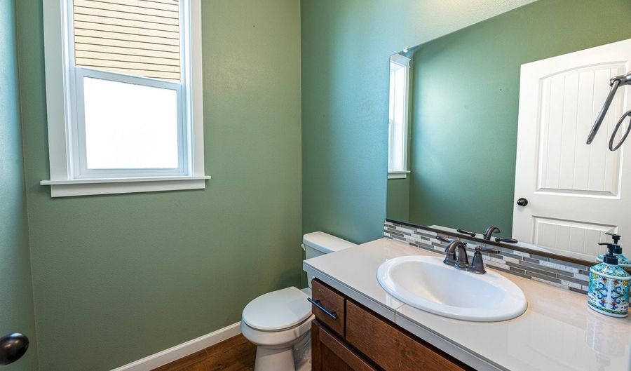 2000 NE SUMMIT Dr, Albany, OR 97321 - 4 Beds, 3 Bath