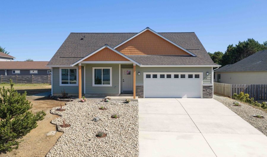 776 SPYGLASS Dr, Bandon, OR 97411 - 3 Beds, 2 Bath