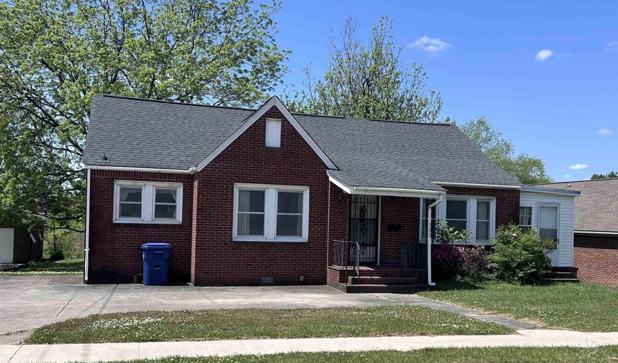 303 Baltimore Ave, Albertville, AL 35950 - 3 Beds, 2 Bath