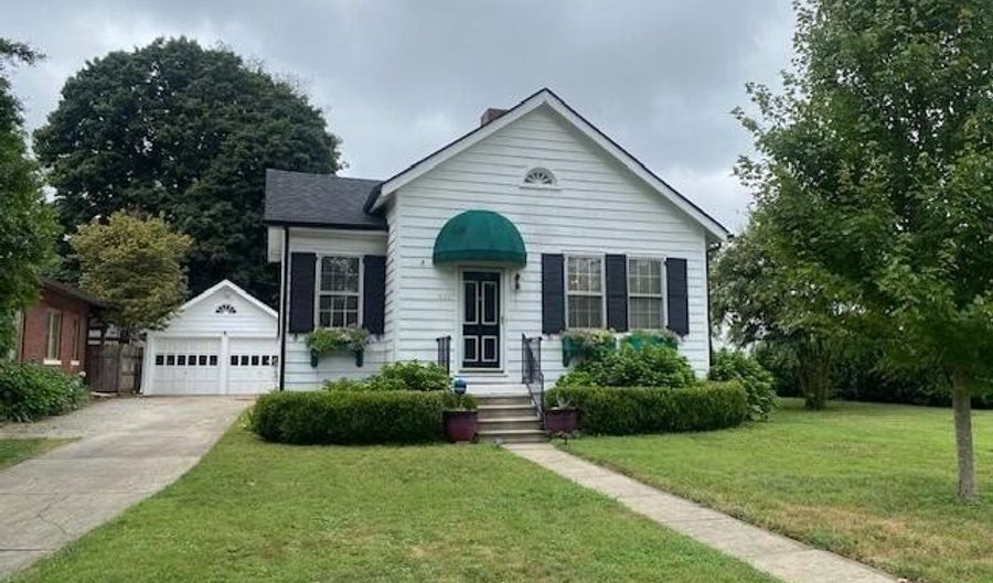 522 N Fourth St, Bardstown, KY 40004 - 3 Beds, 2 Bath
