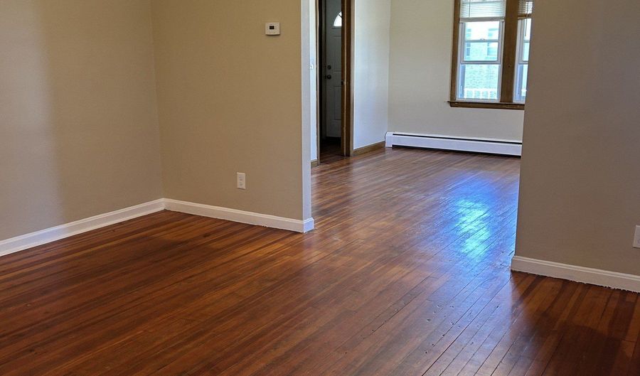 17 Branch St 2nd Floor, Waterbury, CT 06704 - 2 Beds, 1 Bath