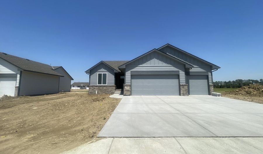 2228 E Chicory St, Andover, KS 67002 - 2 Beds, 2 Bath