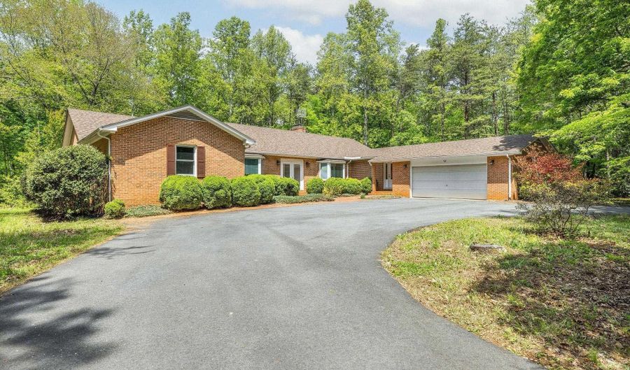 13078 ALBANO Rd, Barboursville, VA 22923 - 4 Beds, 3 Bath