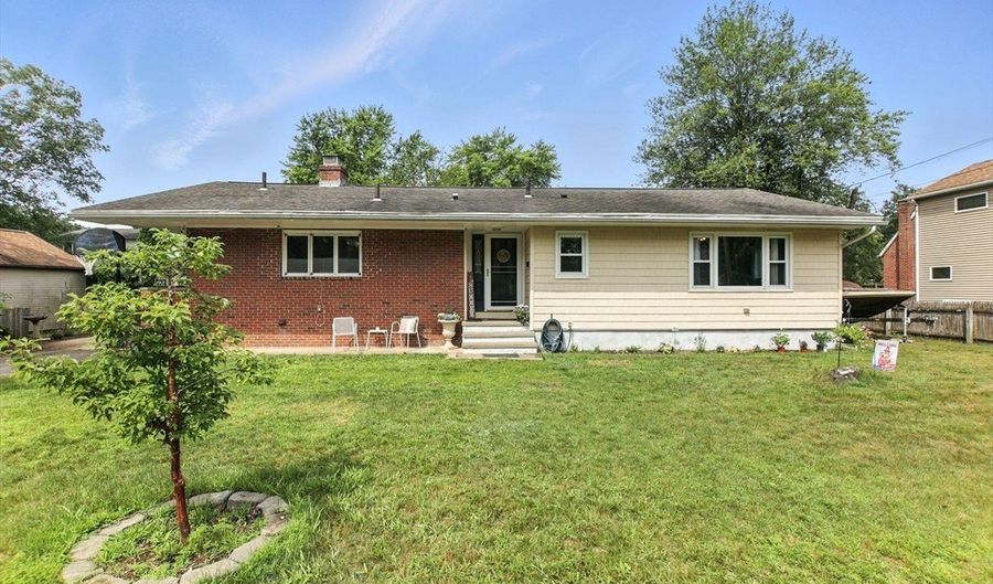 12 Cosgrove Ave, Agawam, MA 01001 - 3 Beds, 2 Bath