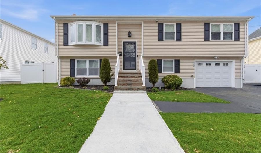 48 Columbus Ave, North Providence, RI 02911 - 3 Beds, 2 Bath