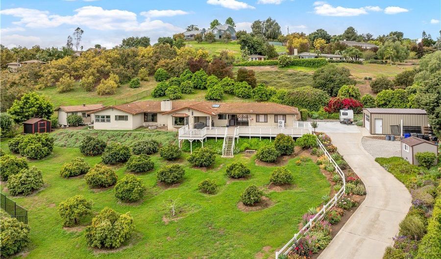 735 Del Valle Dr, Fallbrook, CA 92028 - 3 Beds, 3 Bath