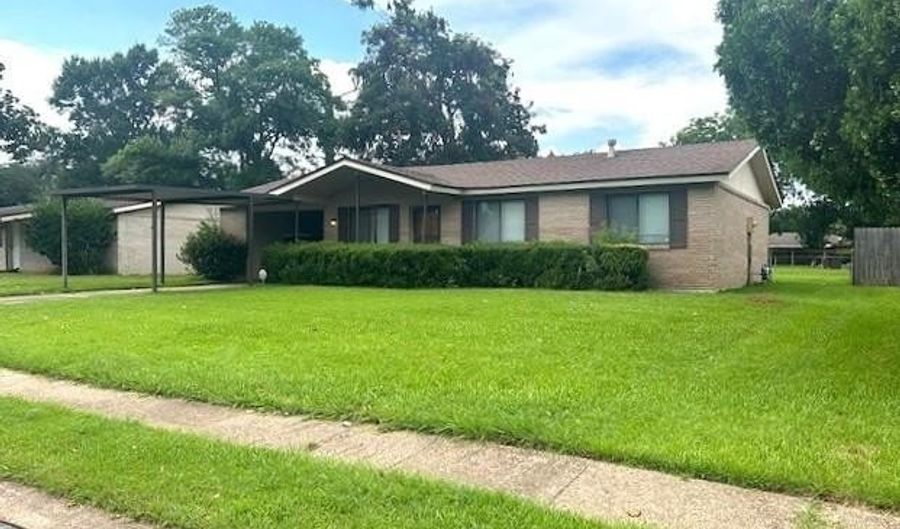 5708 SKYLARK Dr, Alexandria, LA 71303 - 3 Beds, 2 Bath