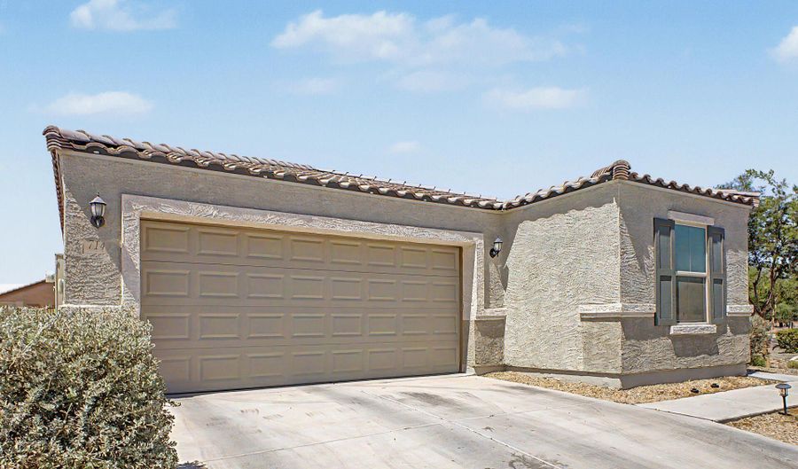714 E MOUNTAIN VIEW Dr, Avondale, AZ 85323 - 4 Beds, 2 Bath