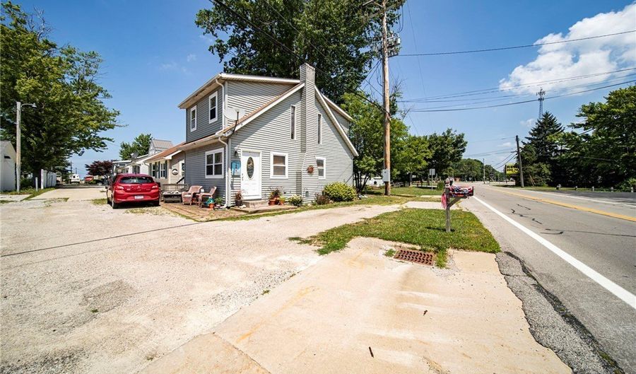 35 Billow Bch, Ashtabula, OH 44004 - 2 Beds, 2 Bath