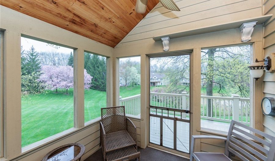 117 Royal Oak Dr, Aurora, OH 44202 - 4 Beds, 4 Bath