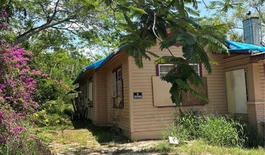 607 S Willow Ave, Avon Park, FL 33825 - 3 Beds, 2 Bath
