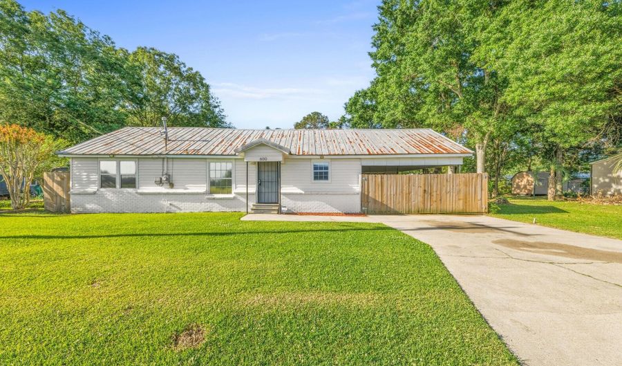 600 E Jane St, Abbeville, LA 70510 - 3 Beds, 2 Bath