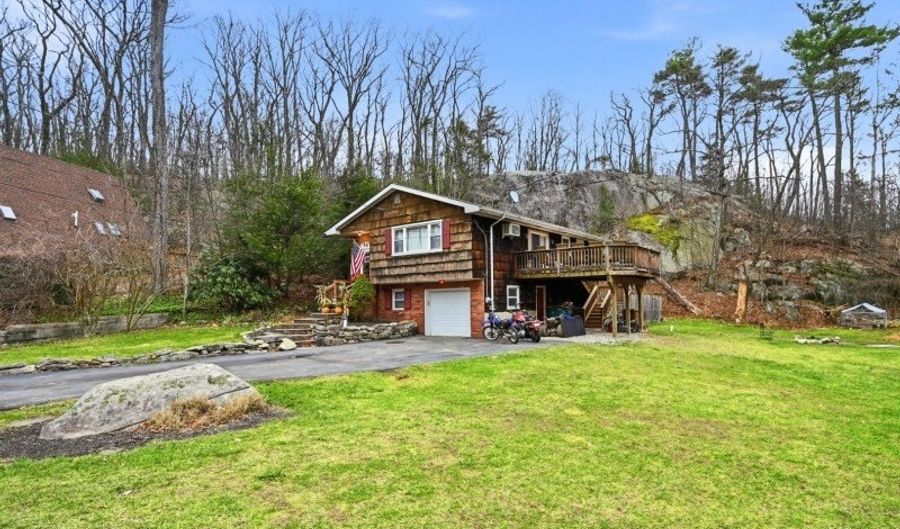 529 Tranquility Dr, Alloway, NJ 07422 - 3 Beds, 2 Bath