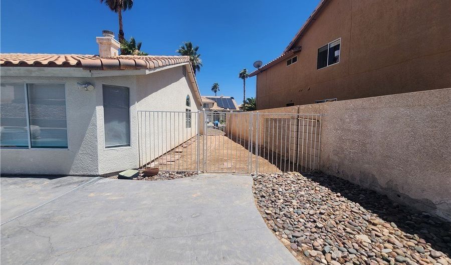908 Alta Oaks Dr, Henderson, NV 89014 - 3 Beds, 2 Bath