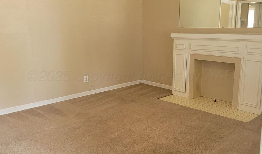 924 CROCKETT St, Amarillo, TX 79102 - 2 Beds, 2 Bath