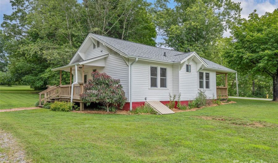 137 Old Nc 20 Hwy, Alexander, NC 28701 - 2 Beds, 1 Bath