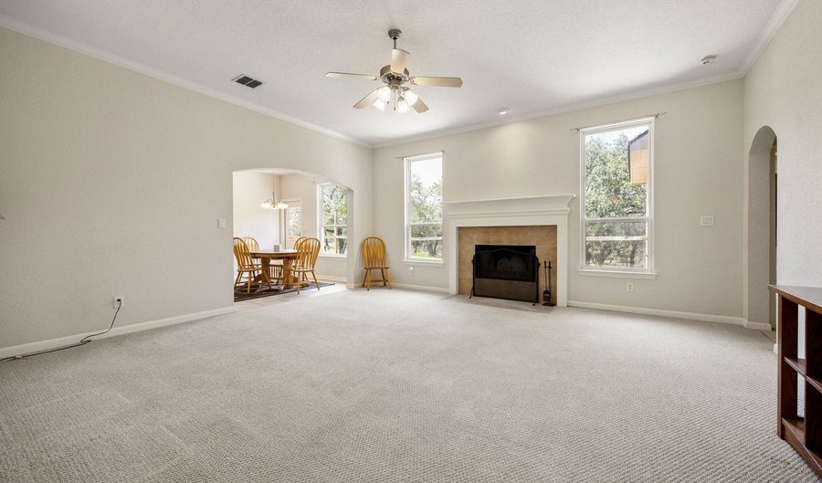 1262 MORNING GLORY Ln, Adkins, TX 78101 - 4 Beds, 3 Bath