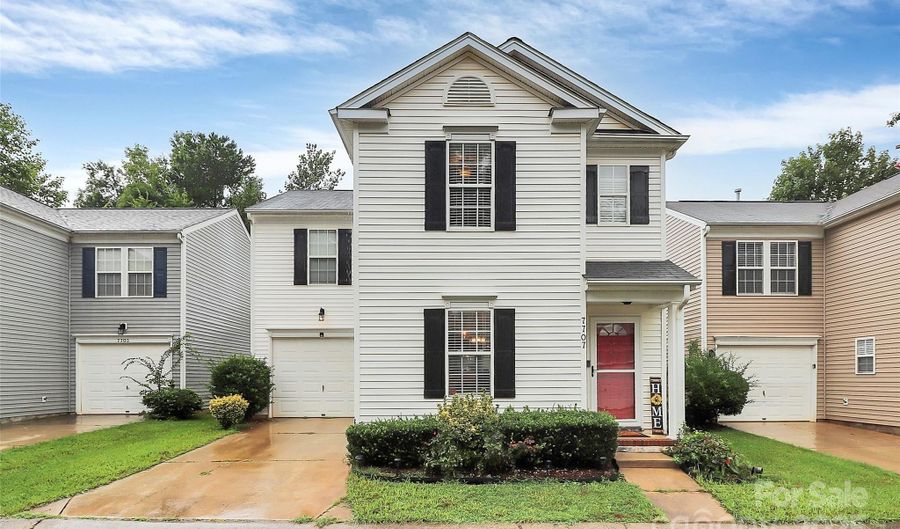 7707 Brisbane Ct, Charlotte, NC 28215 - 3 Beds, 3 Bath