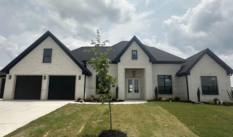 6126 Majestic Waters Dr, Alexander, AR 72002 - 5 Beds, 3 Bath