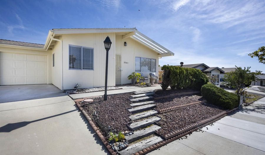 3547 Mira Pacific Dr, Oceanside, CA 92056 - 2 Beds, 2 Bath