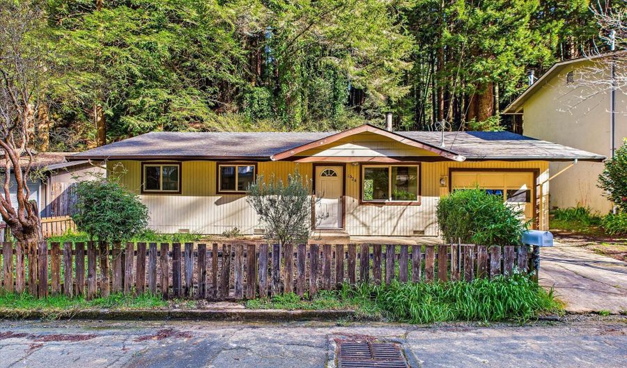 1524 Beverly Dr, Arcata, CA 95521 - 3 Beds, 1 Bath