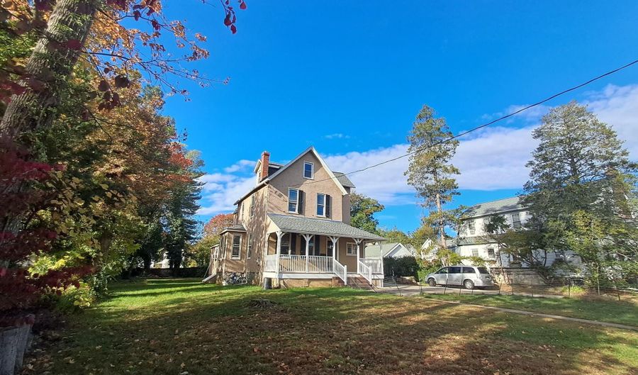 108 S CLIFTON Ave, Aldan, PA 19018 - 5 Beds, 2 Bath