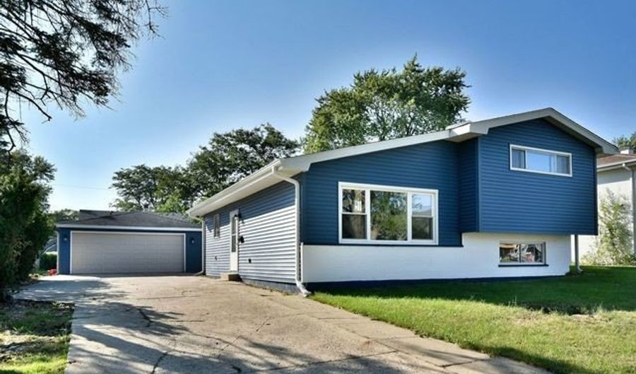 934 S Harvard Ave, Addison, IL 60101 - 3 Beds, 2 Bath