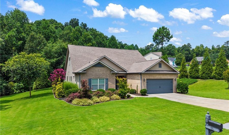 108 Carnoustie Cir, Anderson, SC 29621 - 5 Beds, 4 Bath