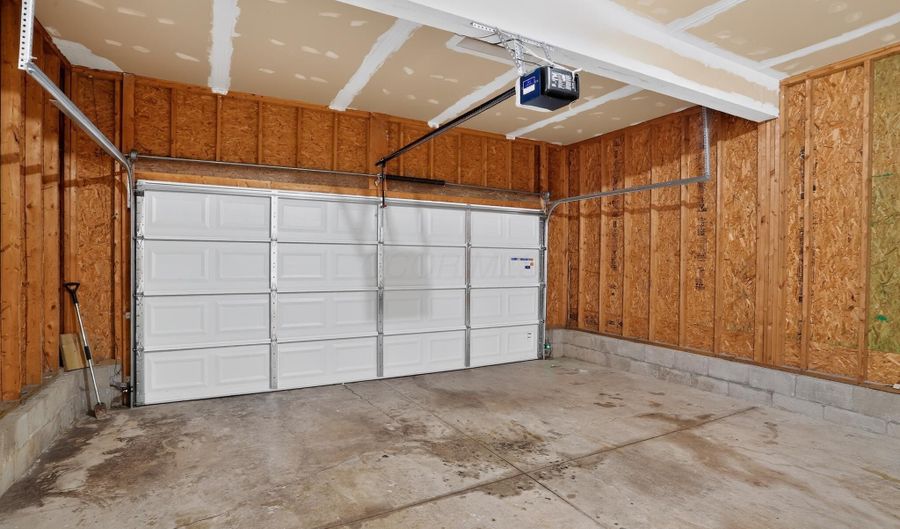 2724 Raphael Dr, Columbus, OH 43232 - 3 Beds, 3 Bath