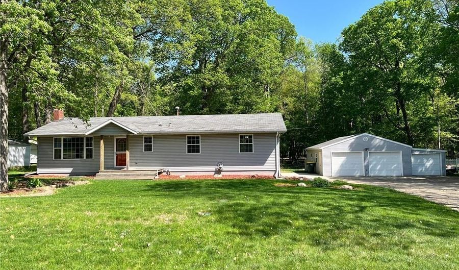 10306 Hemlock St NW, Annandale, MN 55302 - 4 Beds, 2 Bath