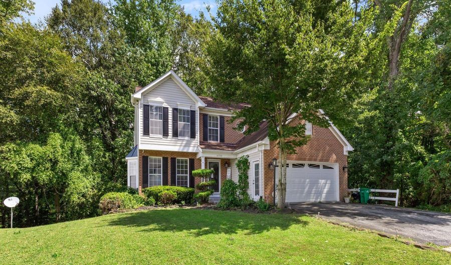 14708 BISQUE St, Accokeek, MD 20607 - 4 Beds, 4 Bath