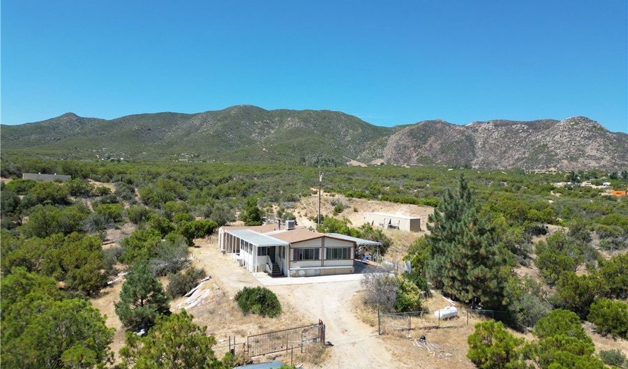 58525 La Colina Ln, Anza, CA 92539 - 2 Beds, 2 Bath