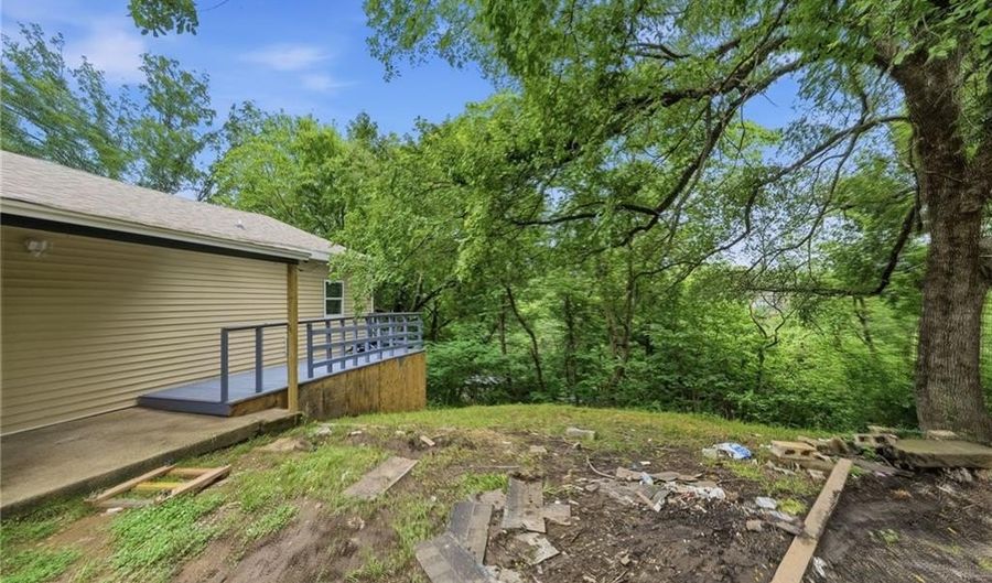 601 Sicard Ave, Arkoma, OK 74901 - 2 Beds, 1 Bath