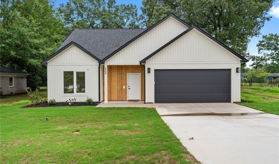 209 Bedford Forest Ave, Anderson, SC 29625 - 3 Beds, 2 Bath