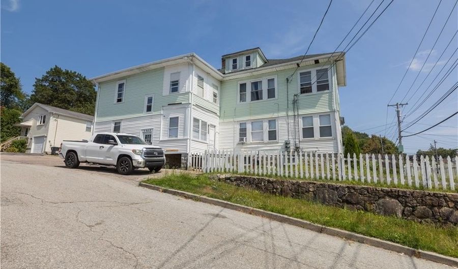 3889 Mendon Rd, Cumberland, RI 02864 - 8 Beds, 3 Bath