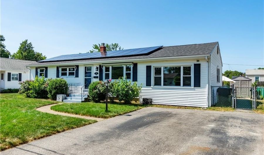 43 Deerfield Dr, Warwick, RI 02886 - 3 Beds, 2 Bath