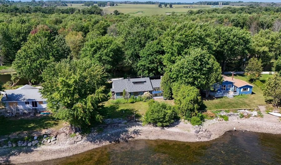 915 Fiske Rd, Alburgh, VT 05440 - 2 Beds, 3 Bath