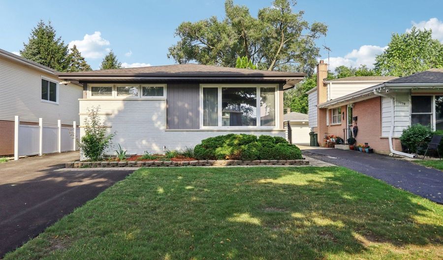 1334 S Dunton Ave, Arlington Heights, IL 60005 - 3 Beds, 3 Bath