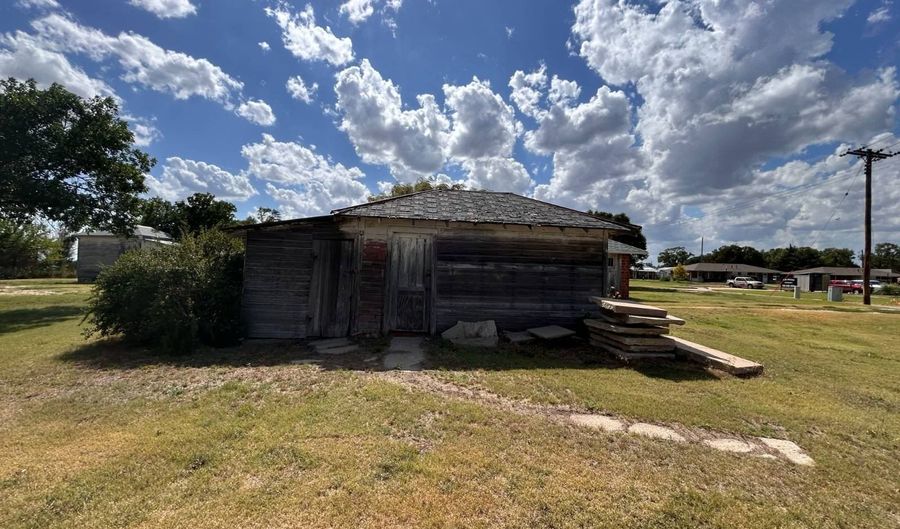 175 Main St, Agra, KS 67621 - 3 Beds, 1 Bath
