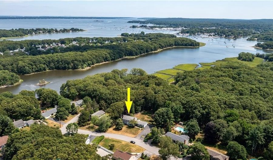 155 Oakdale Rd, North Kingstown, RI 02852 - 4 Beds, 4 Bath