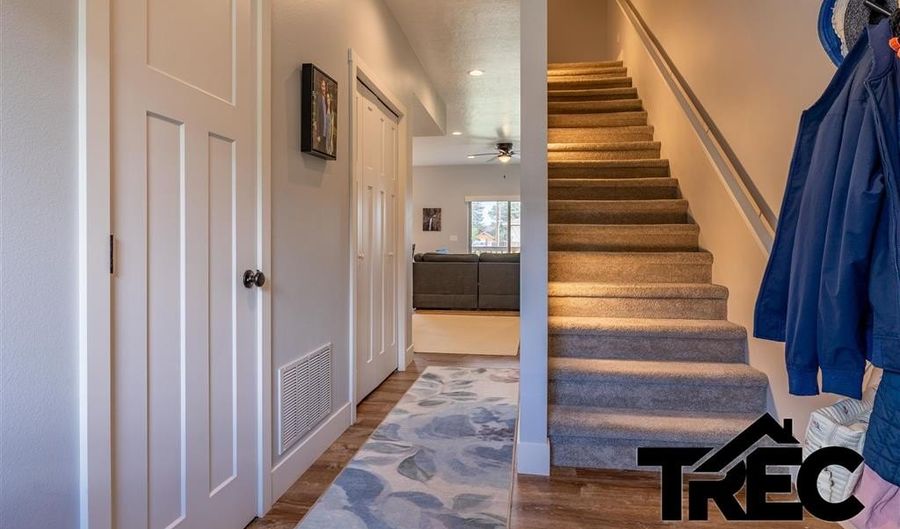 2855 Legacy Ln, Cody, WY 82414 - 3 Beds, 3 Bath