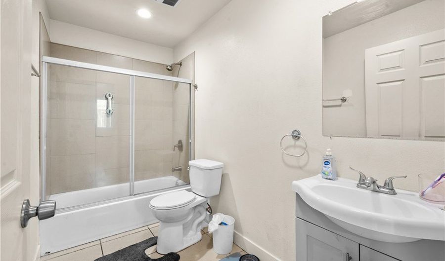 844 W 78th St, Los Angeles, CA 90044 - 13 Beds, 8 Bath