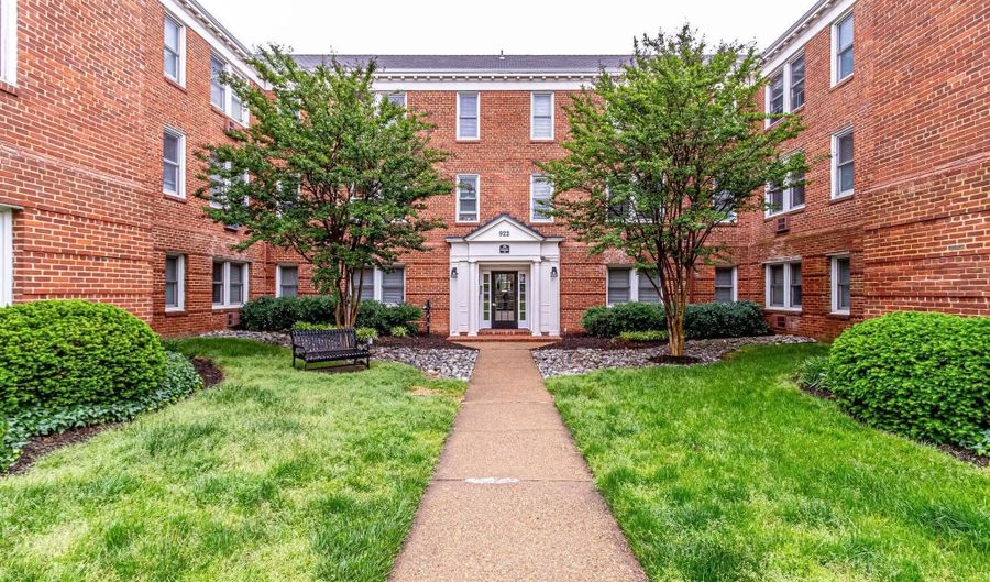 922 S WASHINGTON St 104, Alexandria, VA 22314 - 1 Beds, 1 Bath