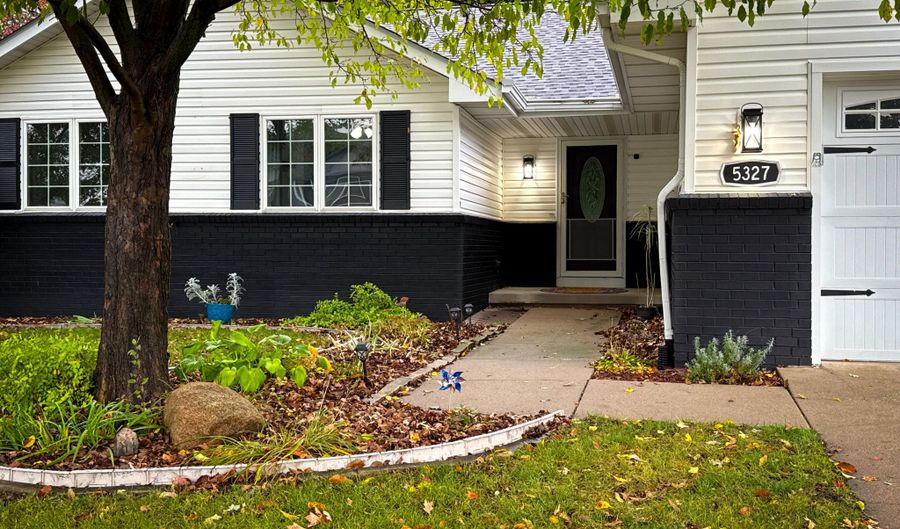 5327 Norris St, Ames, IA 50014 - 4 Beds, 3 Bath