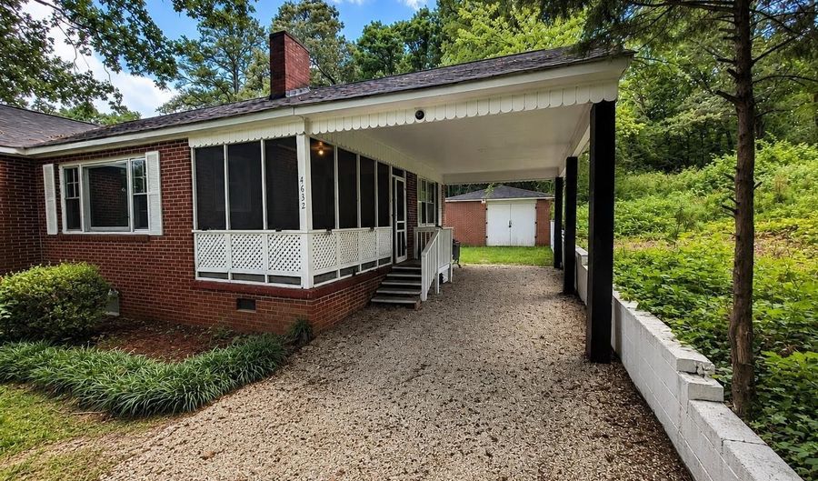 4632 SKYLINE Dr, Anniston, AL 36206 - 2 Beds, 1 Bath
