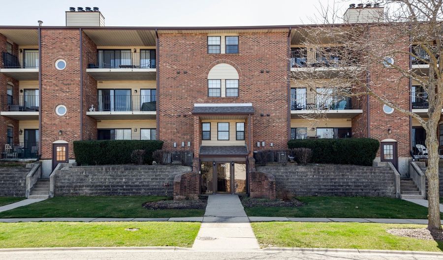 700 Weidner Rd 302, Buffalo Grove, IL 60089 - 2 Beds, 2 Bath