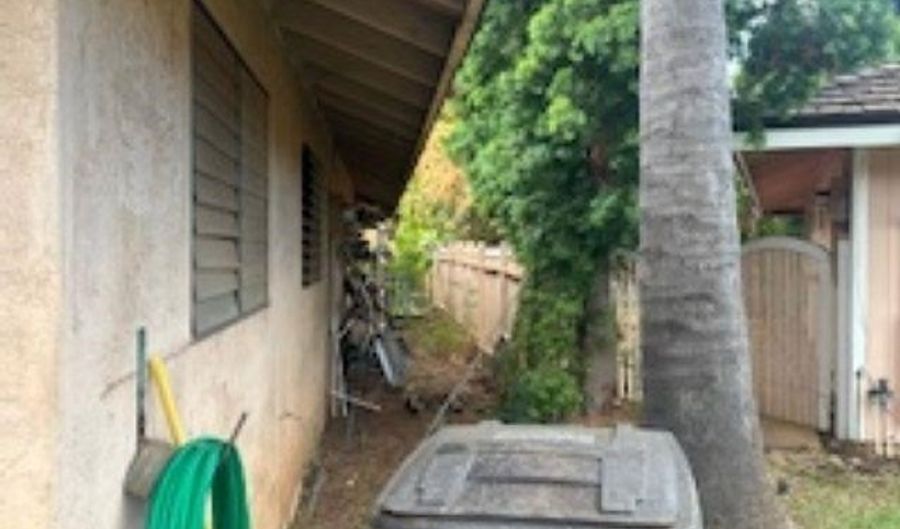 2724 Panepoo St St, Kihei, HI 96753 - 3 Beds, 2 Bath