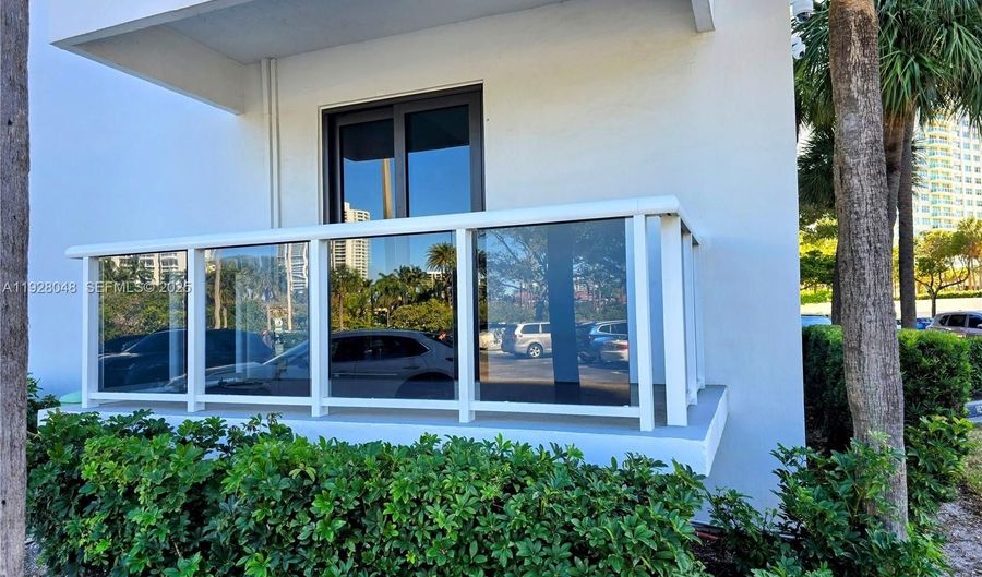 20505 E Country Club Dr 138, Aventura, FL 33180 - 2 Beds, 2 Bath